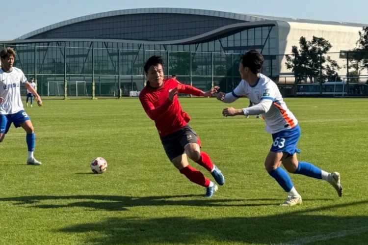 开云集团-亚泰冬训首场热身，两套阵容出战2-0击败泰山B队